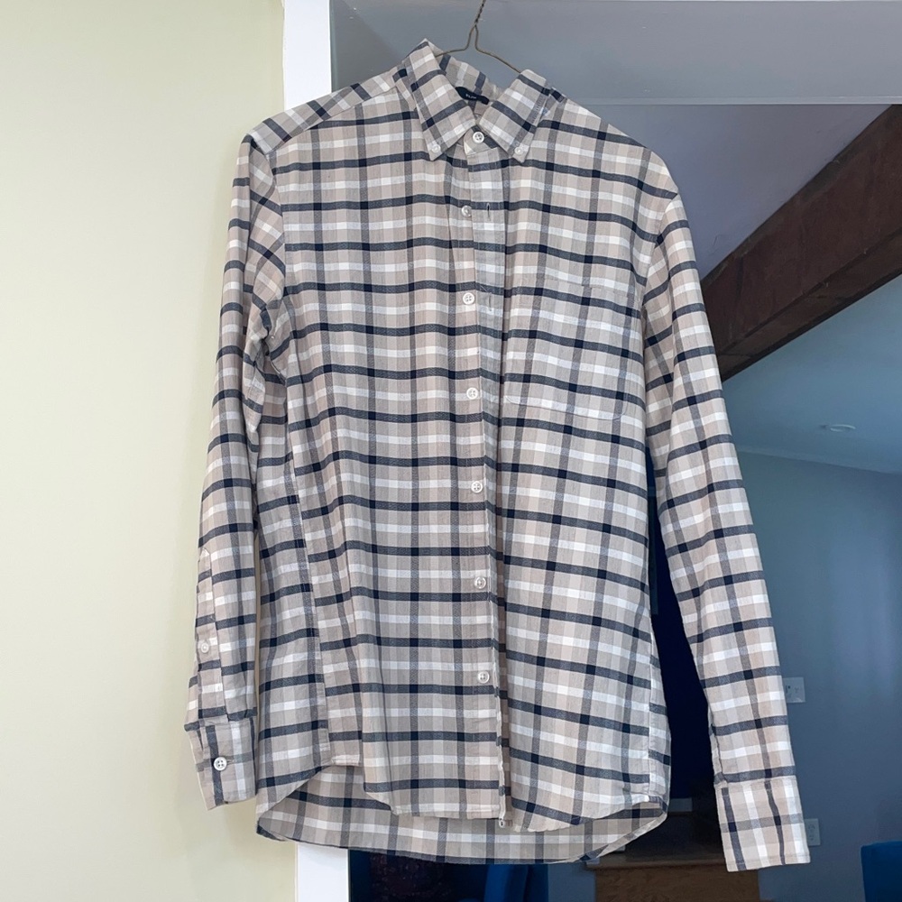 J.Crew Classic Men's Blue and White Plaid
Slim fit. Size small.